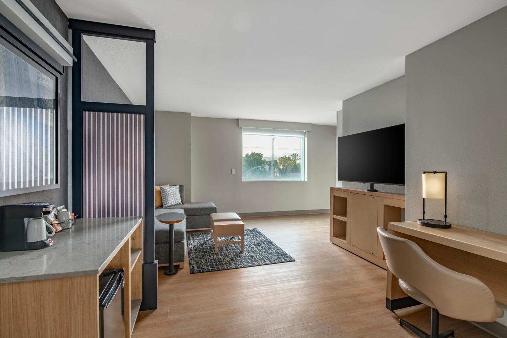 Hyatt Place Riverside Downtown Экстерьер фото