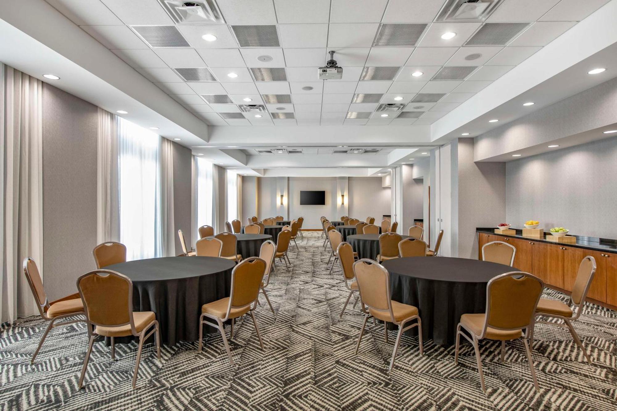 Hyatt Place Riverside Downtown Экстерьер фото