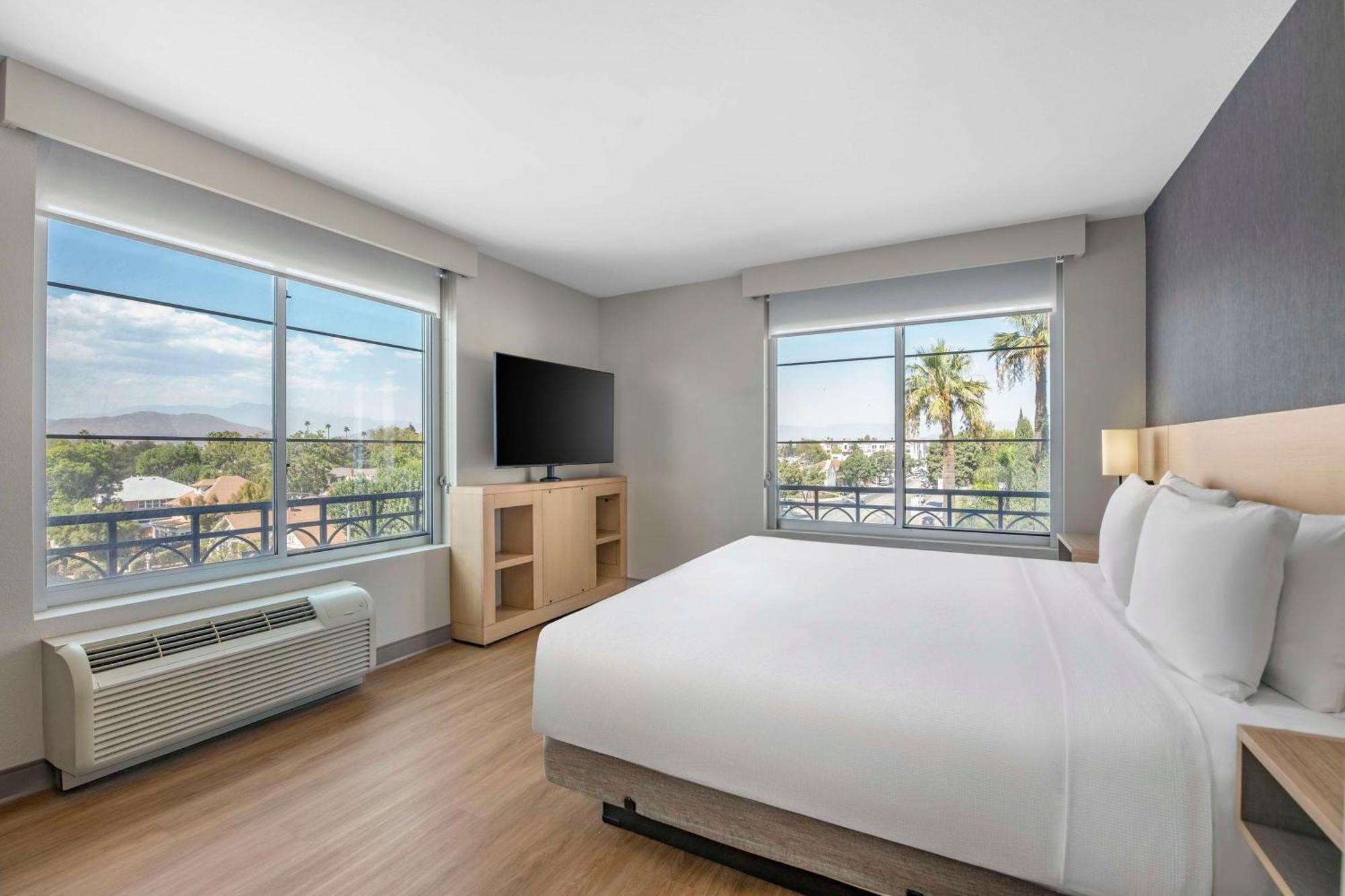 Hyatt Place Riverside Downtown Экстерьер фото