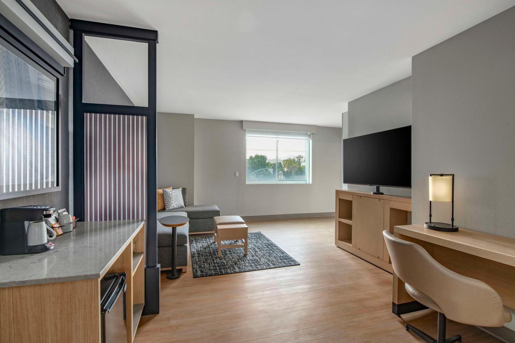 Hyatt Place Riverside Downtown Экстерьер фото