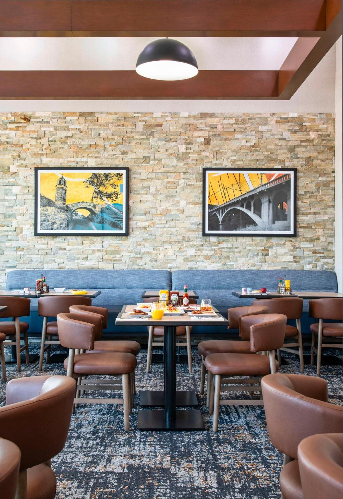 Hyatt Place Riverside Downtown Экстерьер фото