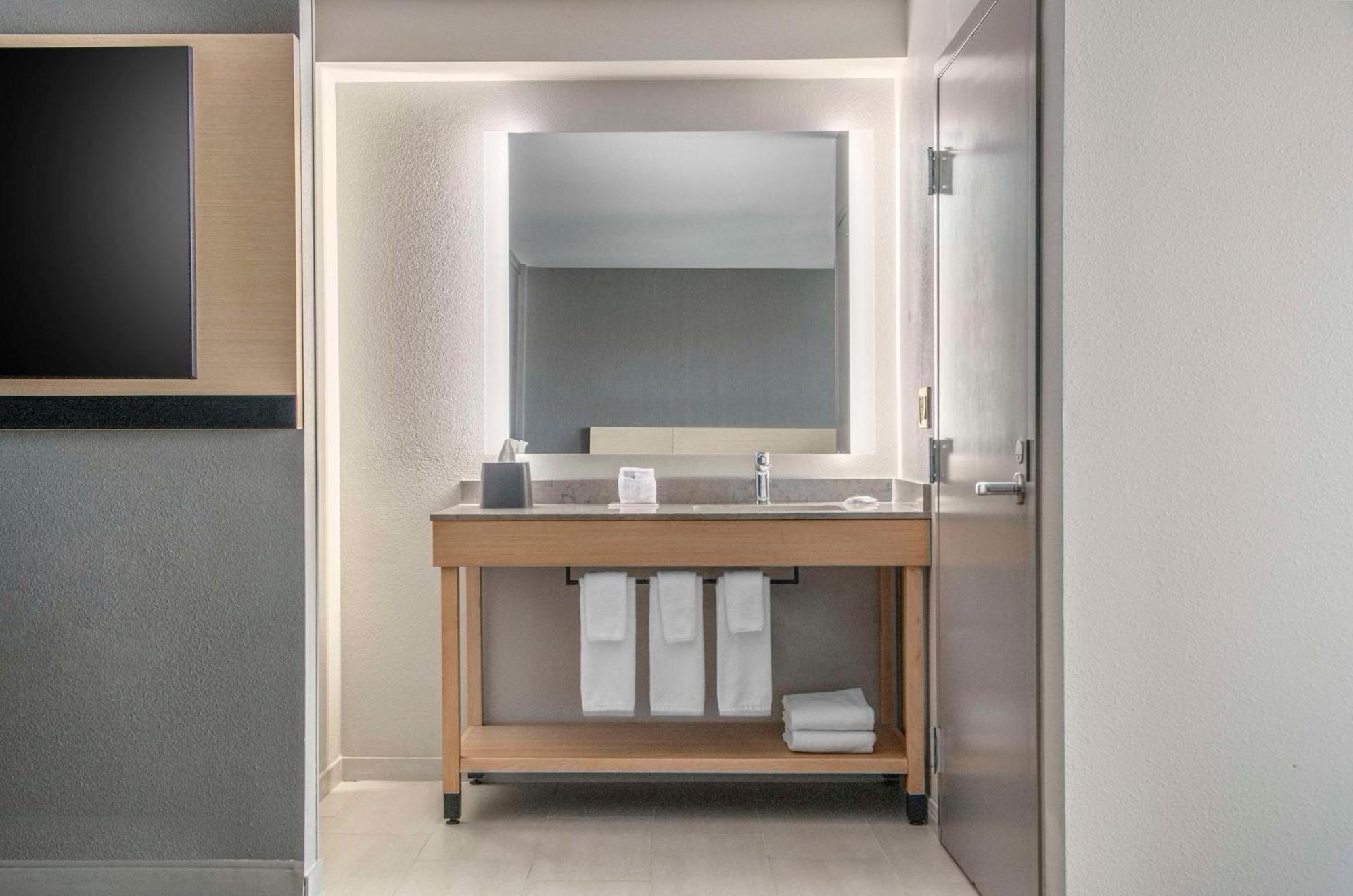 Hyatt Place Riverside Downtown Экстерьер фото